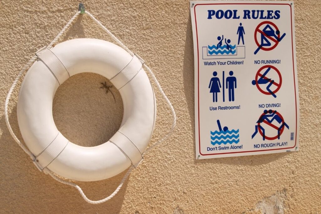 sicurezza in piscina
